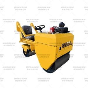 FVR850座驾式压路机
